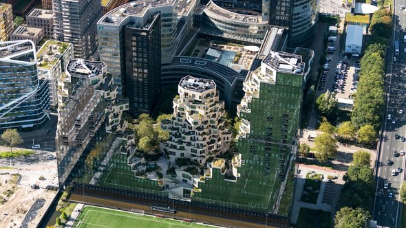 Zuidas in Amsterdam door Aerovista Luchtfotografie (bron: shutterstock)