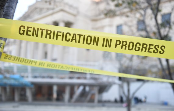 NEW YORK CITY - NOVEMBER 17 2015: Artists Studio Availability Project, ASAP, protested in front of the Brooklyn Museum with an installation of furniture to decry gentrification. door a katz (bron: shutterstock)