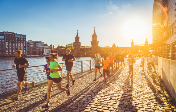 Hardlopers in de stad door canadastock (bron: Shutterstock)