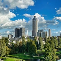 Skyline van Rotterdam door oliverdelahaye (bron: Shutterstock)