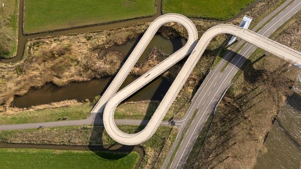 Liniebrug over het Amsterdams Rijnkanaal door MyStockVideo (bron: Shutterstock)