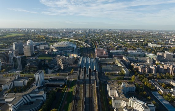 Amsterdamse Poort door Make more Aerials (bron: Shutterstock)