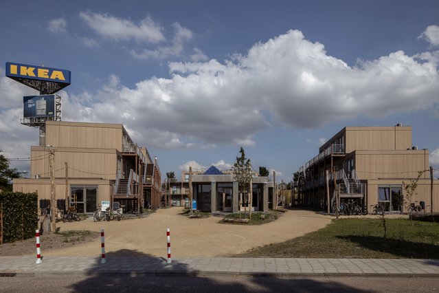 Flexwoningen naast de IKEA in Haarlem.jpg door VLOT architecten (bron: Anna Odulinska)