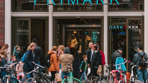 Primark in Amsterdam door A. Aleksandravicius (bron: Shutterstock)