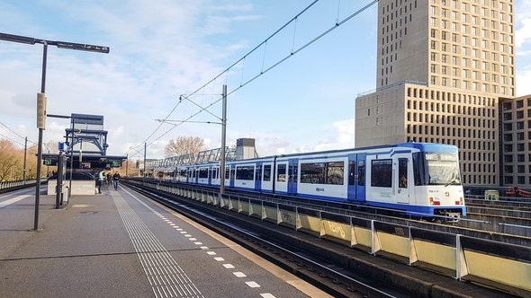 Station Lelylaan Amsterdam door fokke baarssen (bron: Shutterstock)