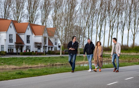 Vlnr Lodewijk Nolson, Pepijn en Monique van Drongelen, Gino van Driessche door Suzan Thiry (bron: Suzan Fotografie)