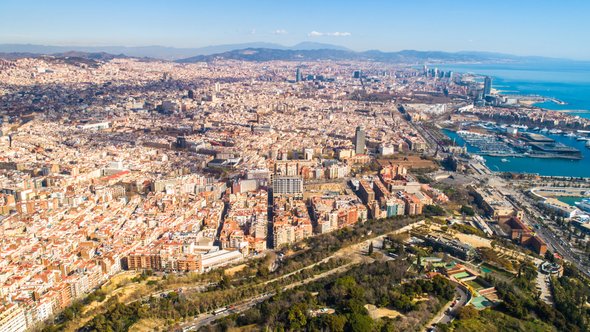 luchtfoto van Barcelona door alina_danilova (bron: Shutterstock)