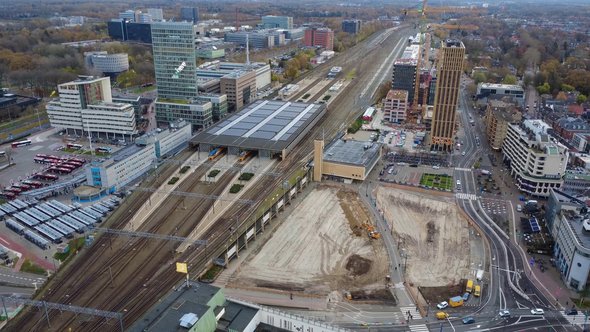 Luchtfoto van Eindhoven centraal station door whereguygoes001 (bron: Shutterstock)