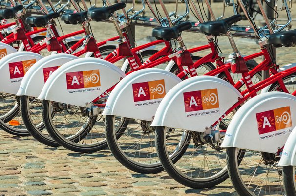 Rij deelfietsen in Antwerpen door Martin Bergsma (bron: shutterstock)
