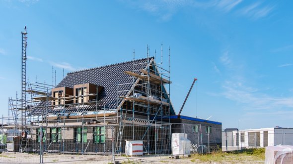 Huis onder constructie door Fokke Baarssen (bron: Shutterstock)