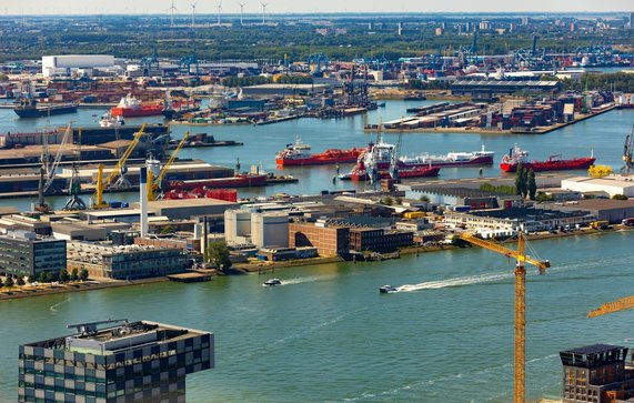 Haven van Rotterdam door BearFotos (bron: Shutterstock)